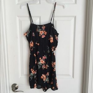 H & M black floral print size 6